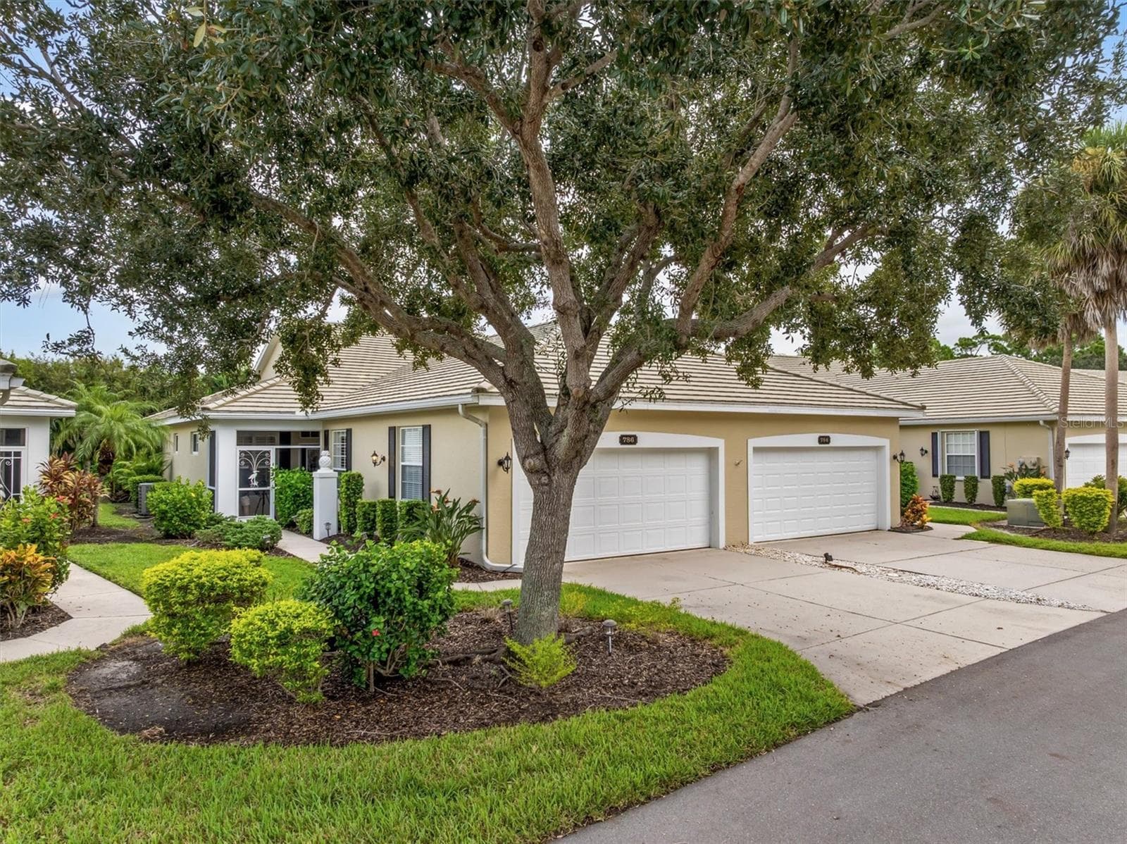 786 TARTAN DR