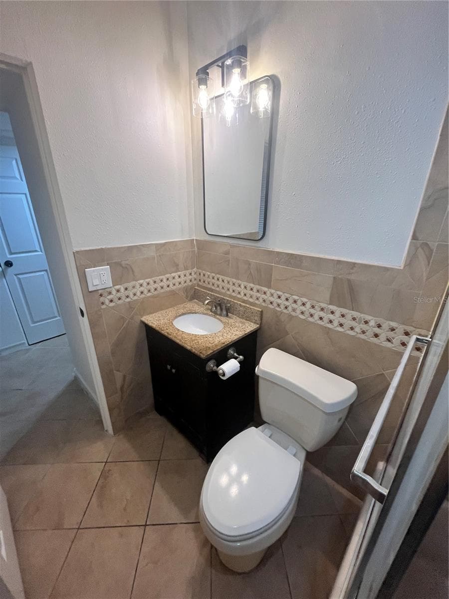 Single Family Residence at 6610 BYWOOD DR, ORLANDO, photo 8 of 15