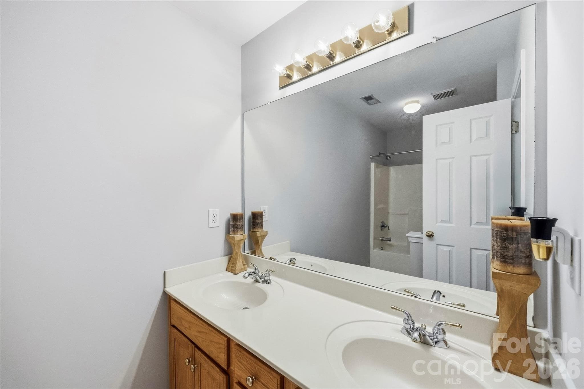 Guest bathroom - 1909 Oroville Court, Charlotte