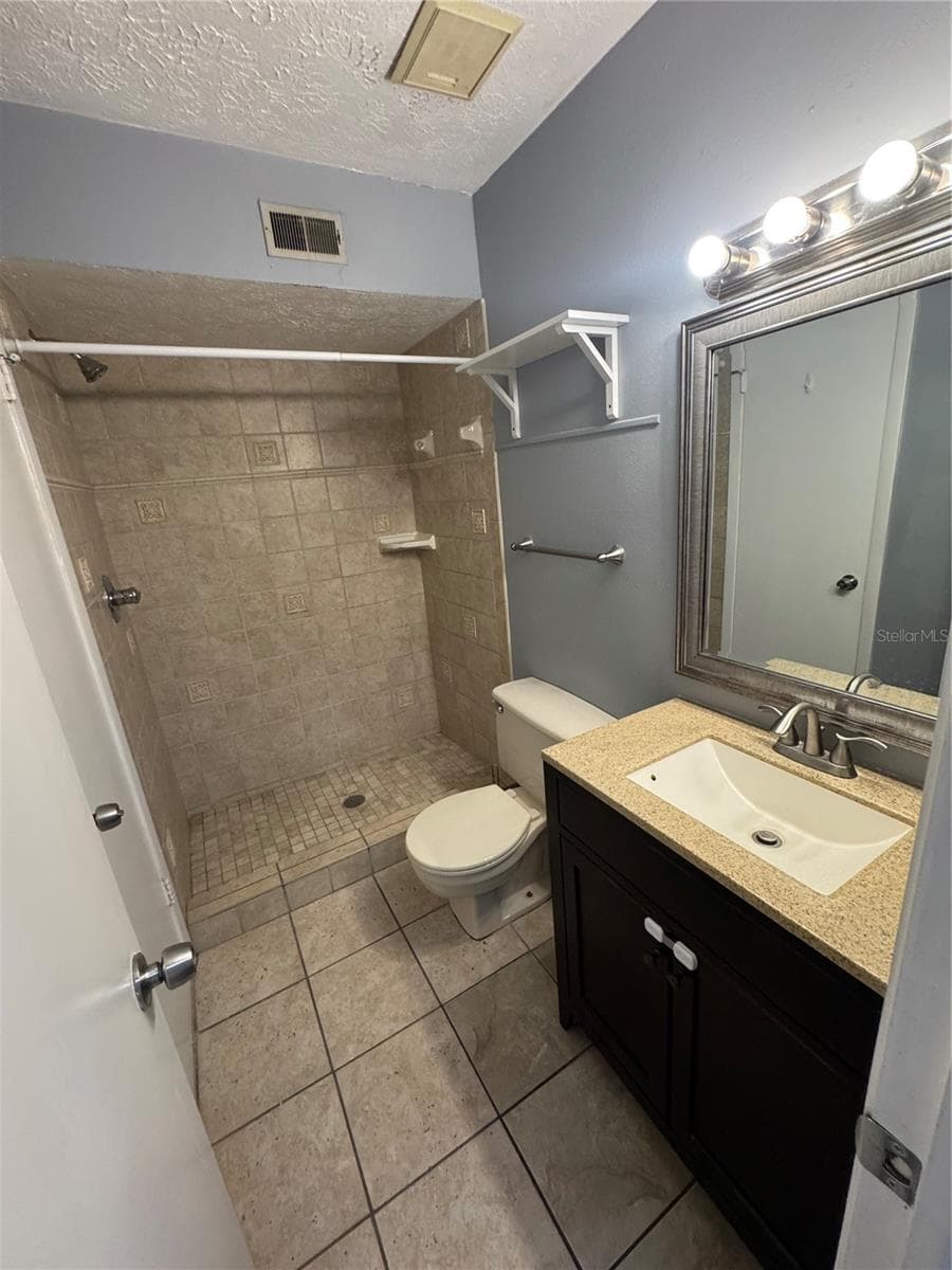 Townhouse at 9459 FOREST HILLS CIR, TAMPA, photo 19 of 32