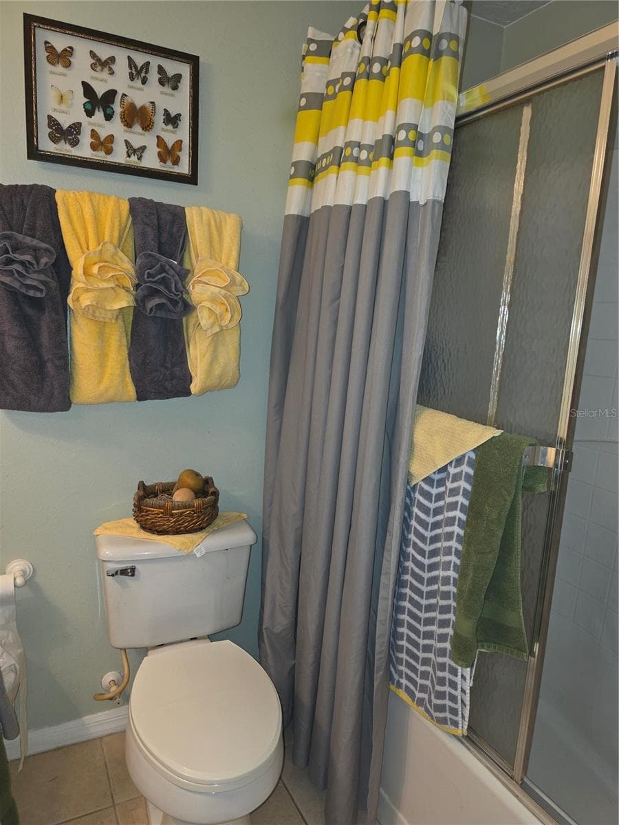 Second BA- Shower/tub combo - 3154 SNOW DR, DELTONA