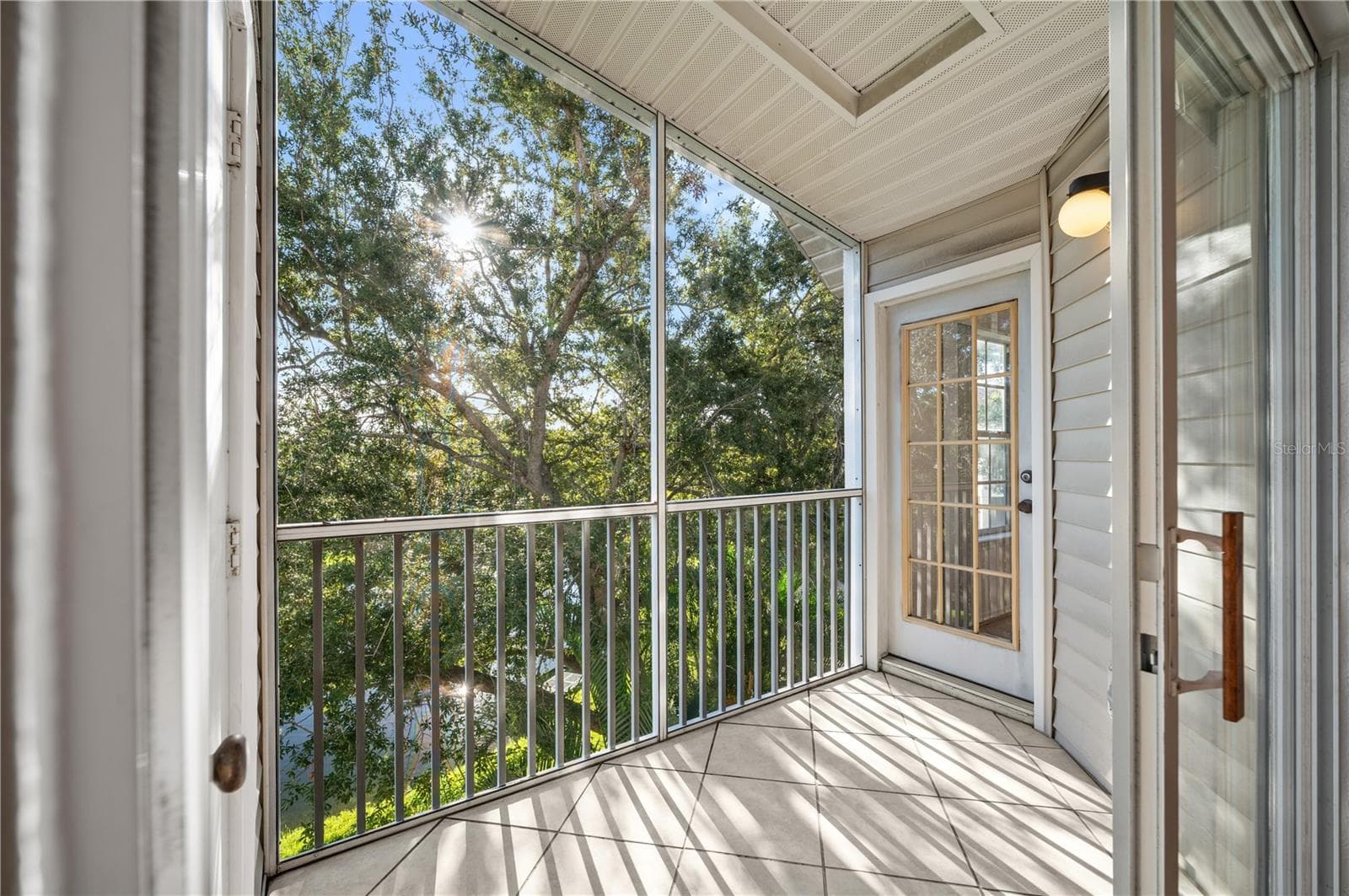 Condominium at 850 S TAMIAMI TRL #530, SARASOTA, photo 16 of 29