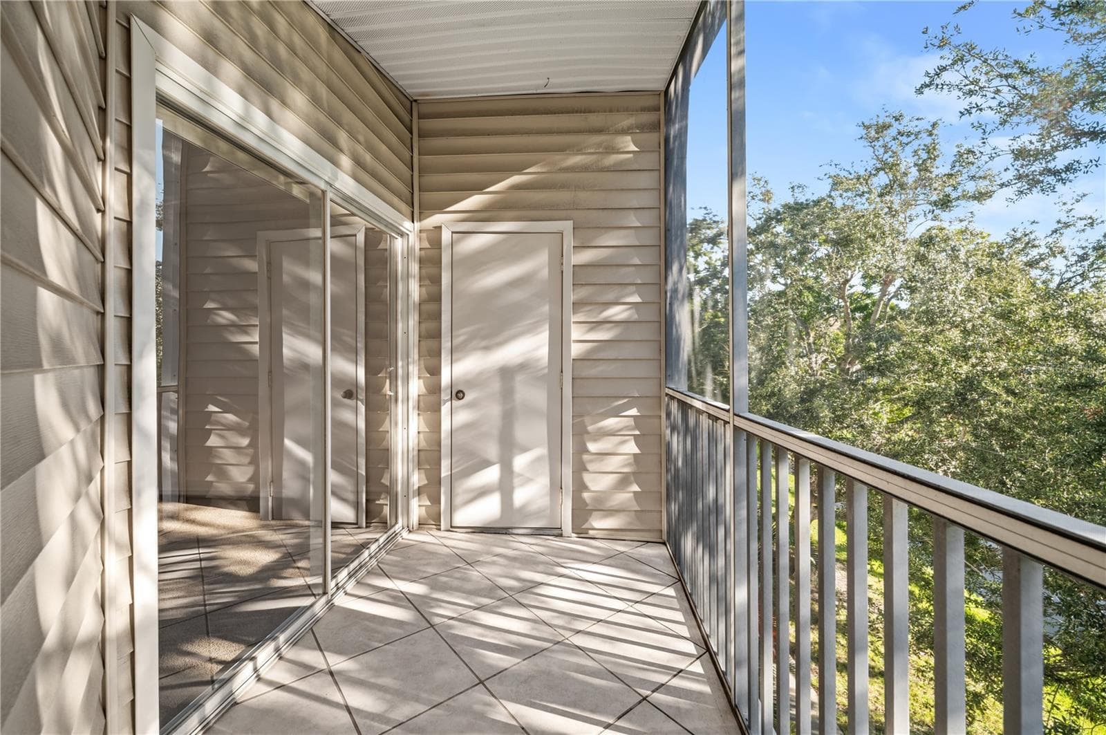 Condominium at 850 S TAMIAMI TRL #530, SARASOTA, photo 19 of 29