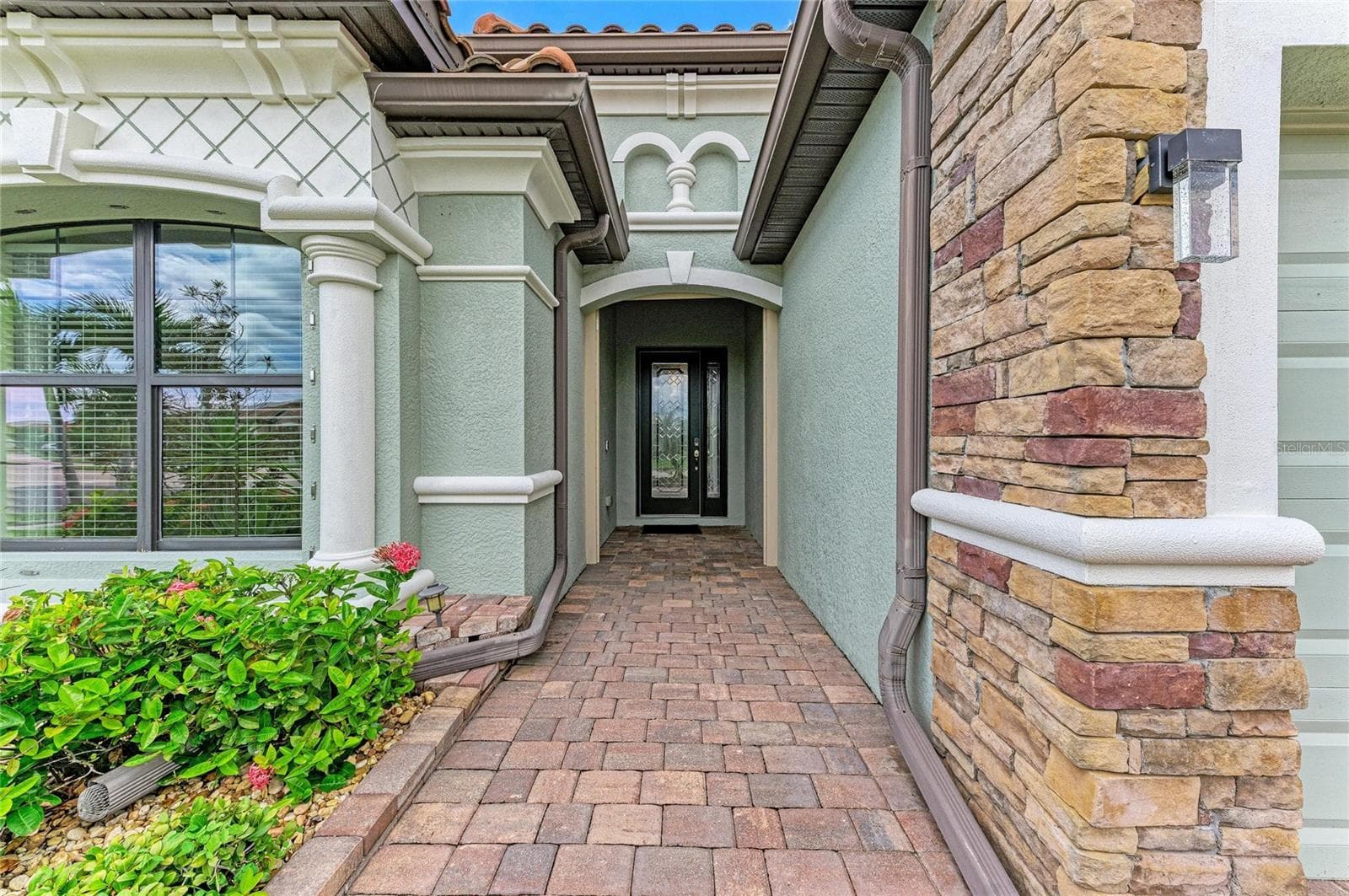 Single Family Residence at 20700 GRANLAGO DR DR, VENICE, photo 6 of 93
