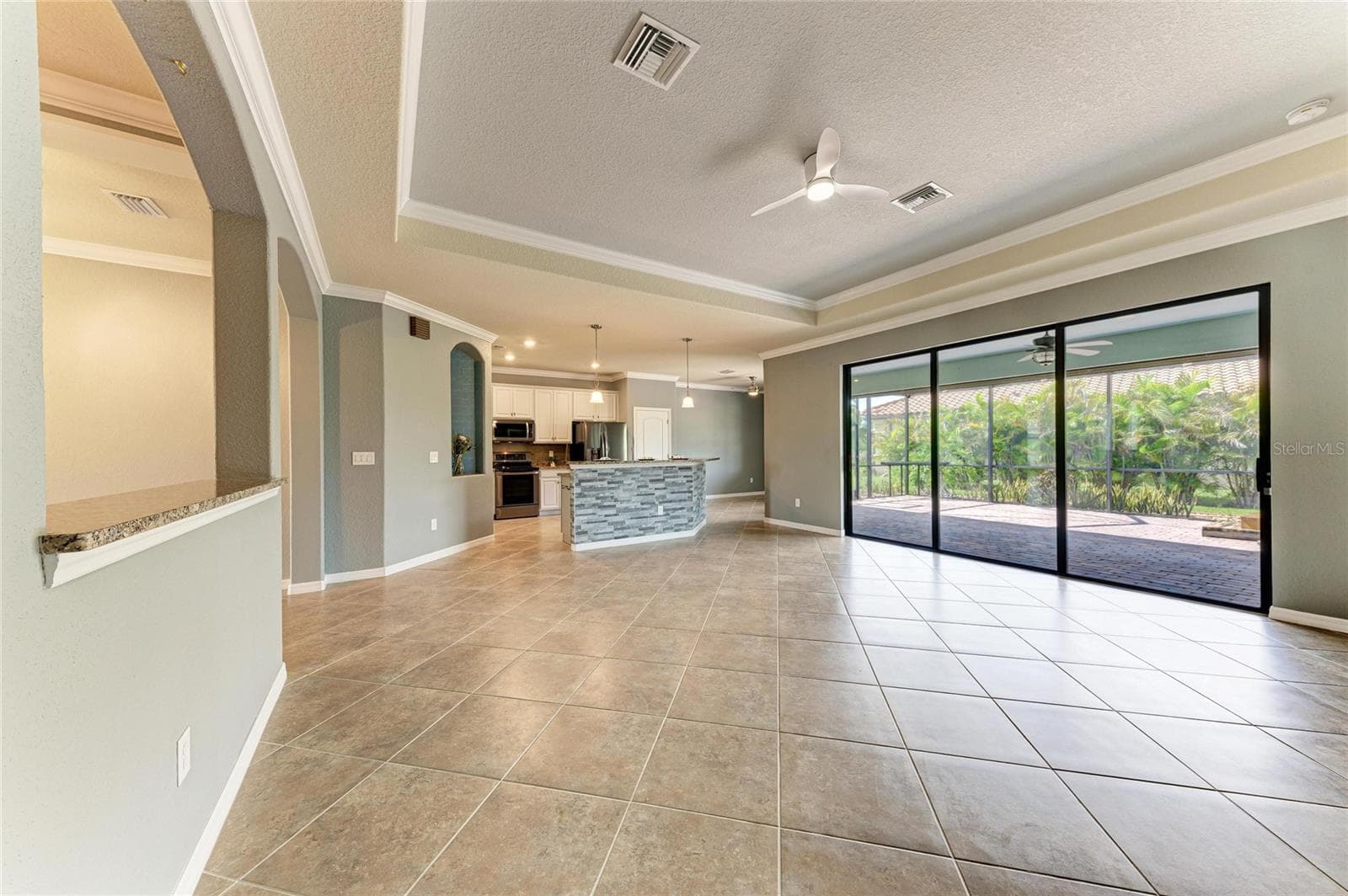 Single Family Residence at 20700 GRANLAGO DR DR, VENICE, photo 12 of 93