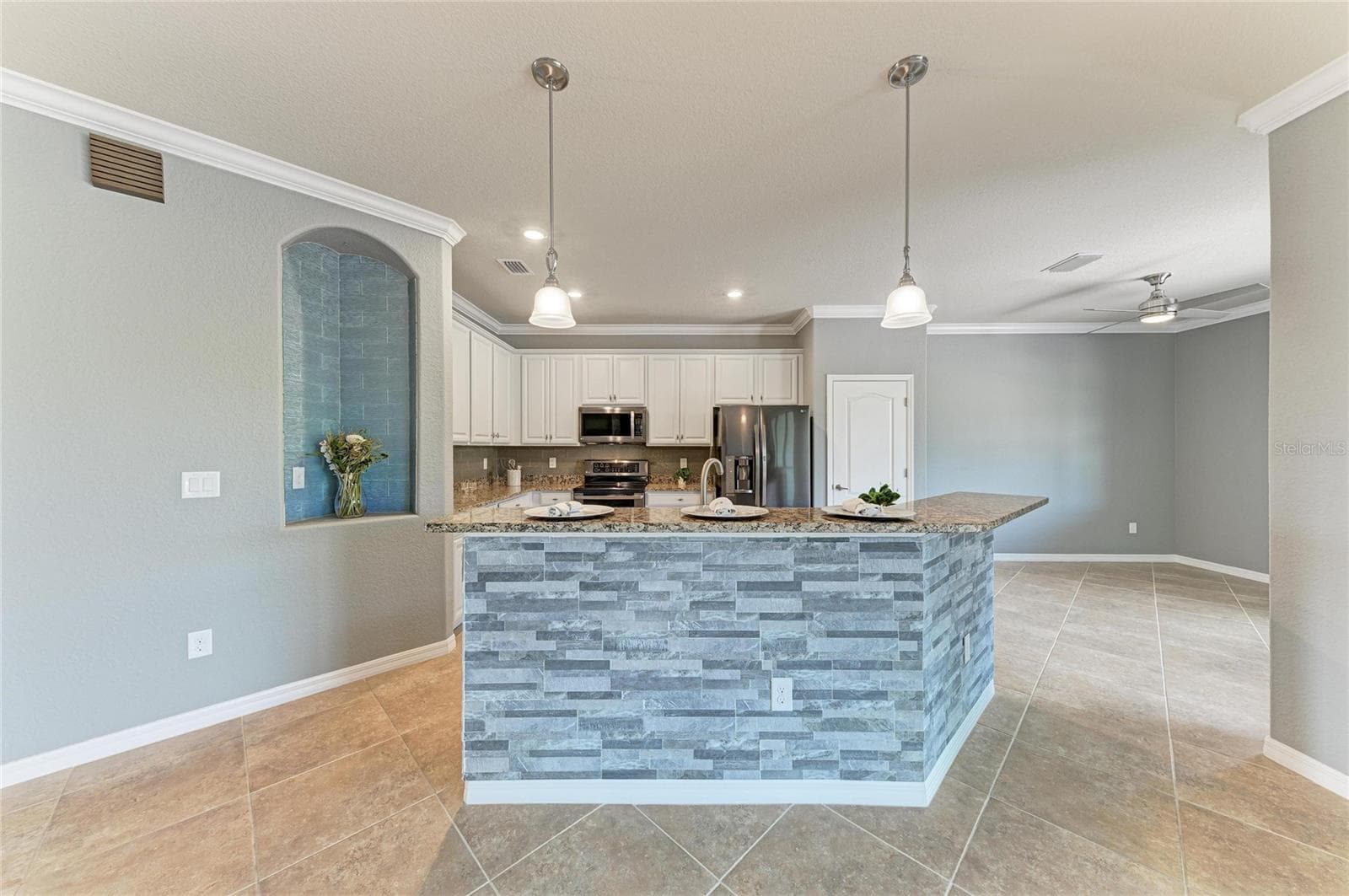 Single Family Residence at 20700 GRANLAGO DR DR, VENICE, photo 16 of 93
