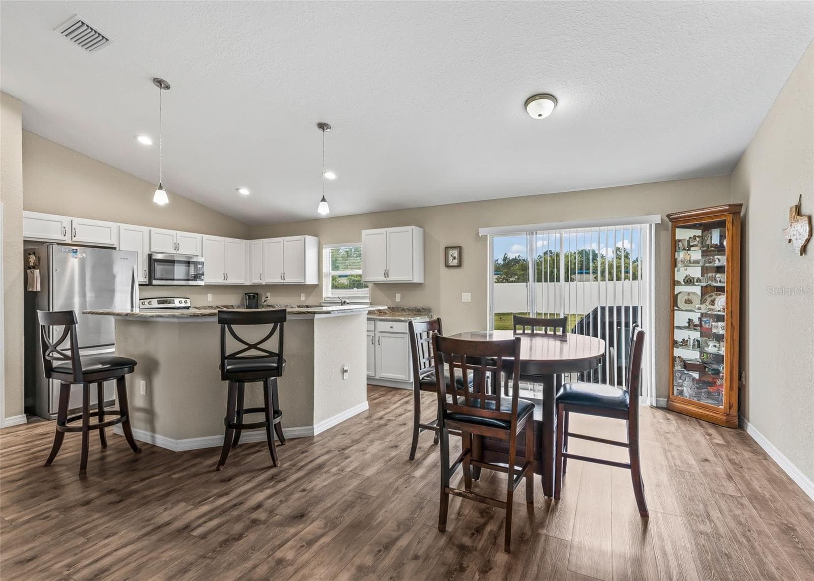Single Family Residence at 9720 SE 157TH LN, SUMMERFIELD, photo 9 of 37
