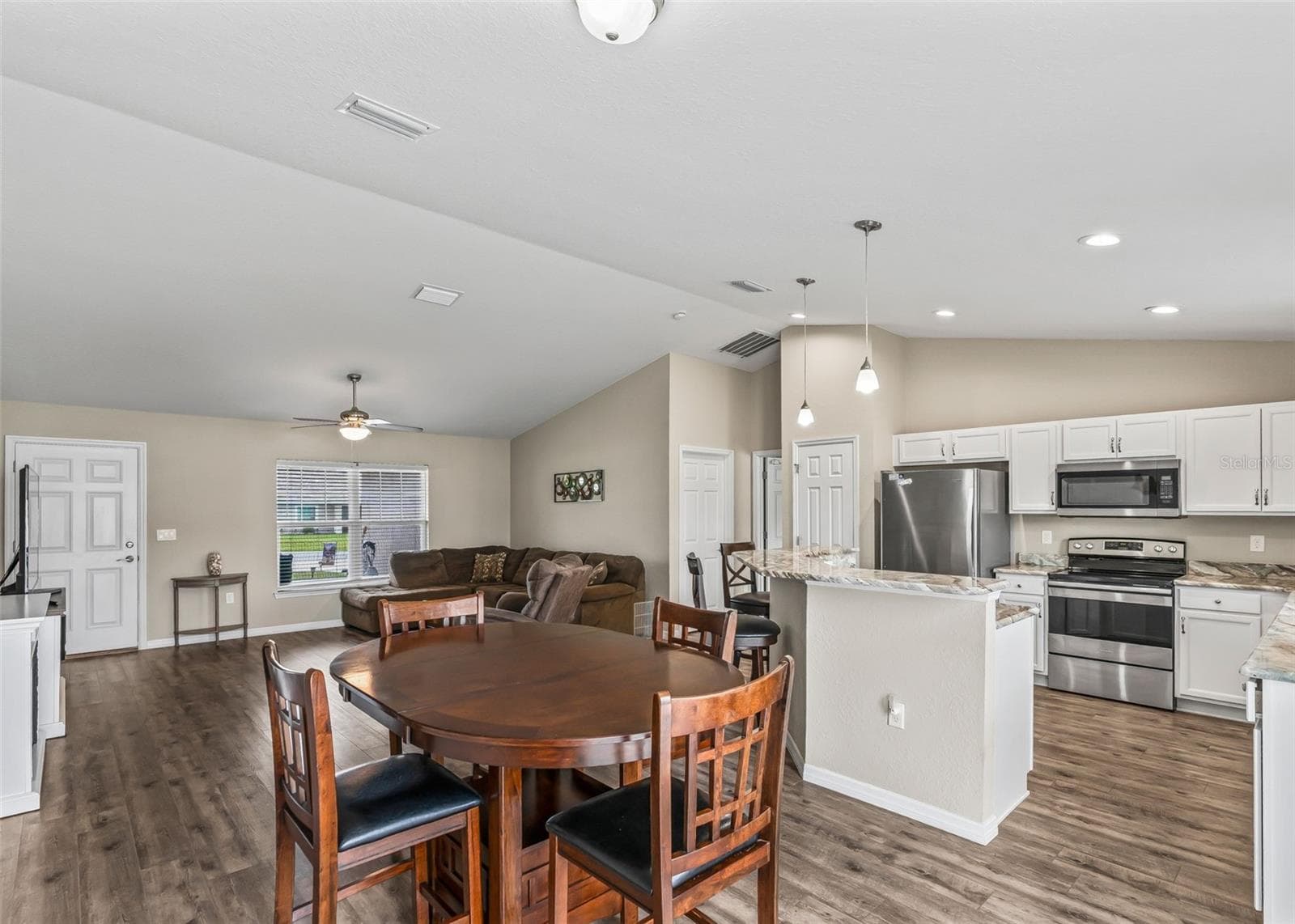 Single Family Residence at 9720 SE 157TH LN, SUMMERFIELD, photo 11 of 37