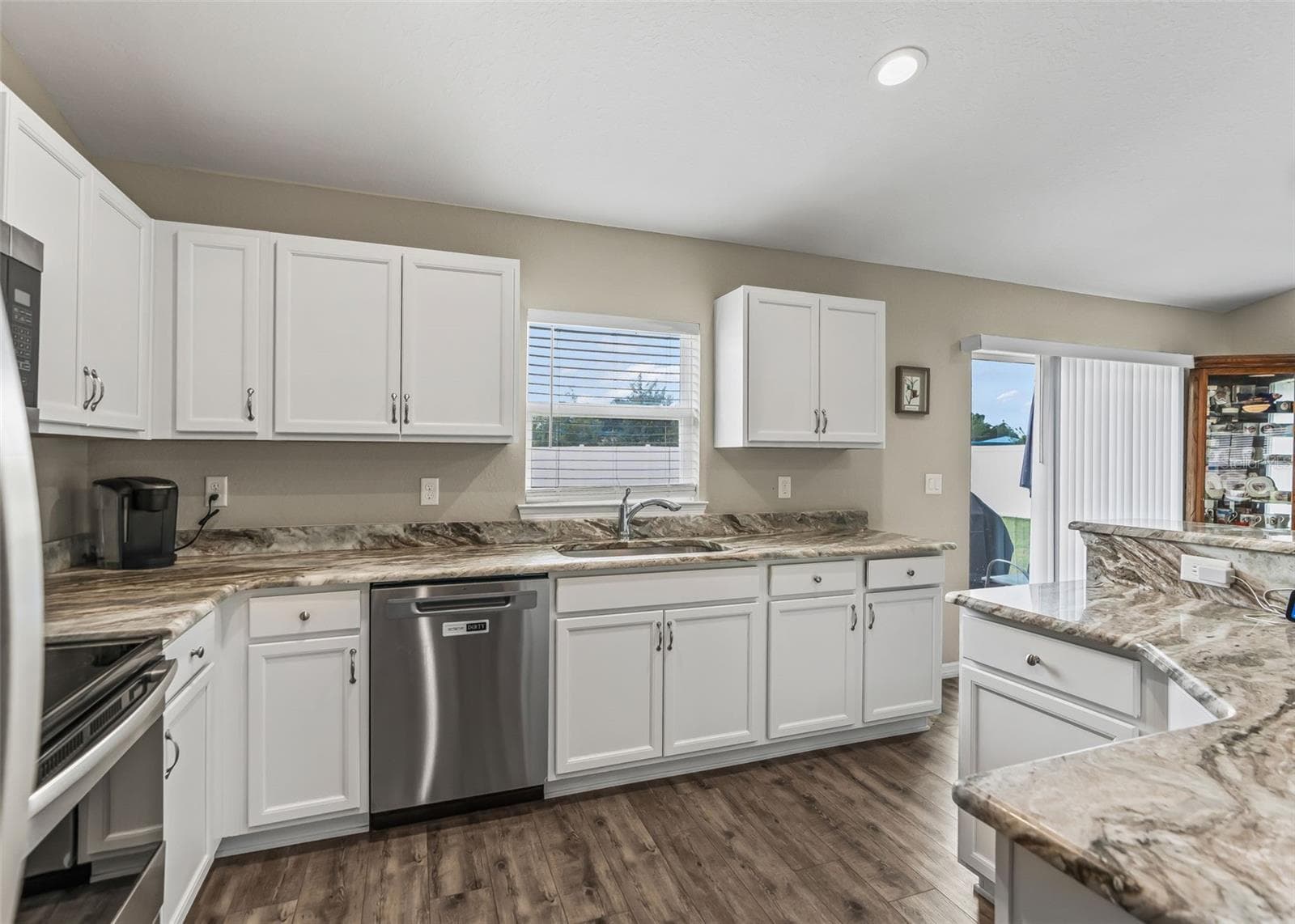 Single Family Residence at 9720 SE 157TH LN, SUMMERFIELD, photo 14 of 37