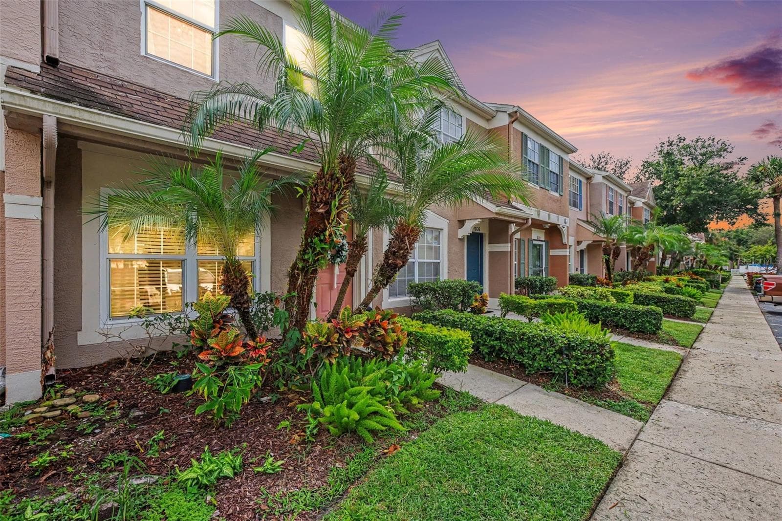 Townhouse at 6137 BAYSIDE KEY DR, TAMPA, photo 2 of 34