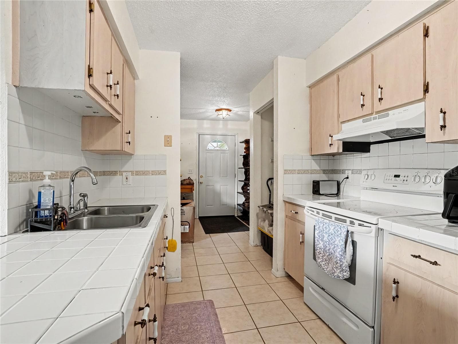 Single Family Residence at 6655 MERLE ST, BRADLEY, photo 5 of 22