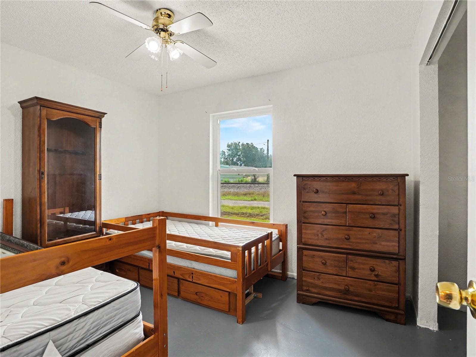 Single Family Residence at 6655 MERLE ST, BRADLEY, photo 8 of 22
