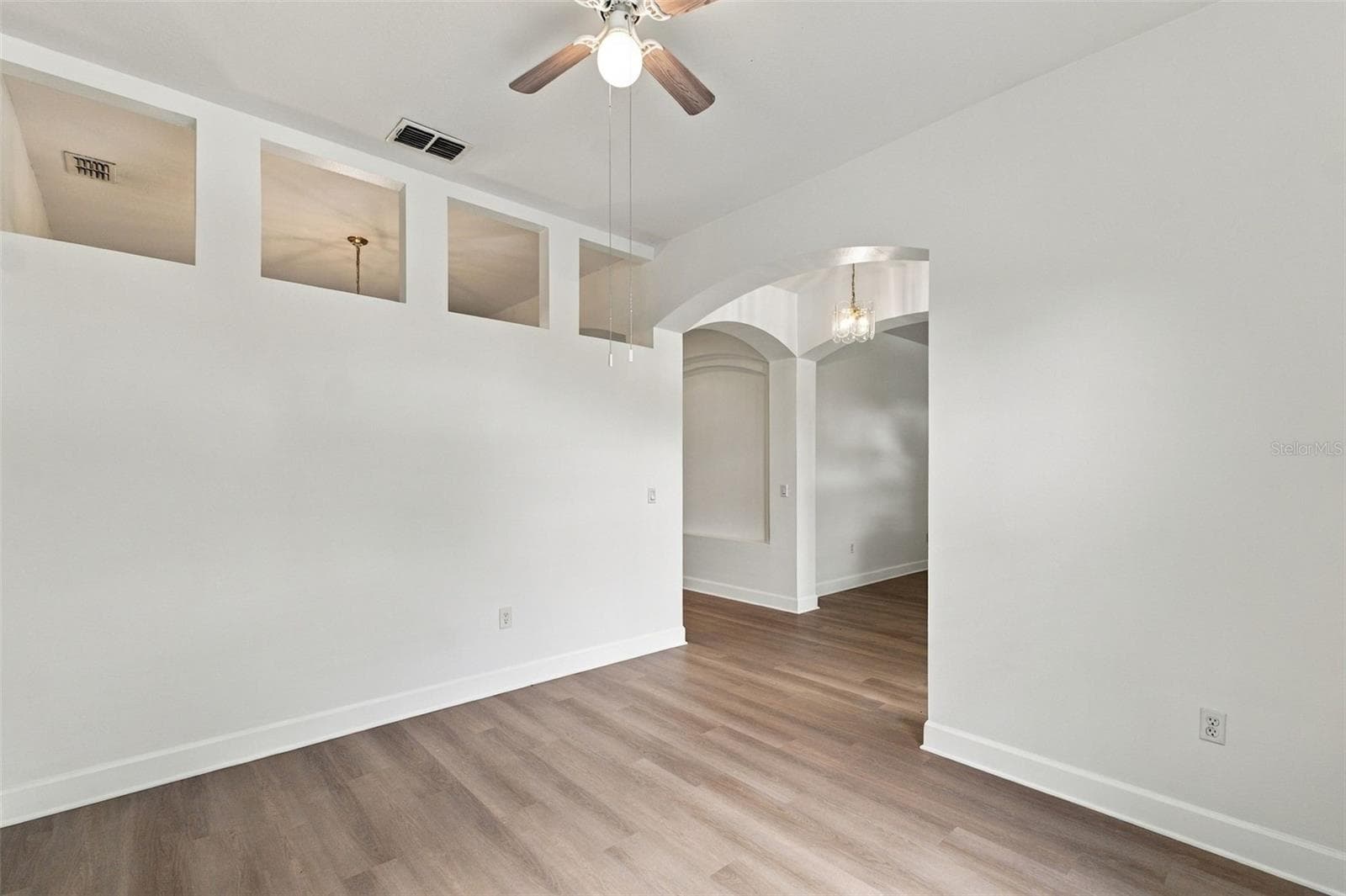Single Family Residence at 5701 BRACKENWOOD DR, SPRING HILL, photo 10 of 76