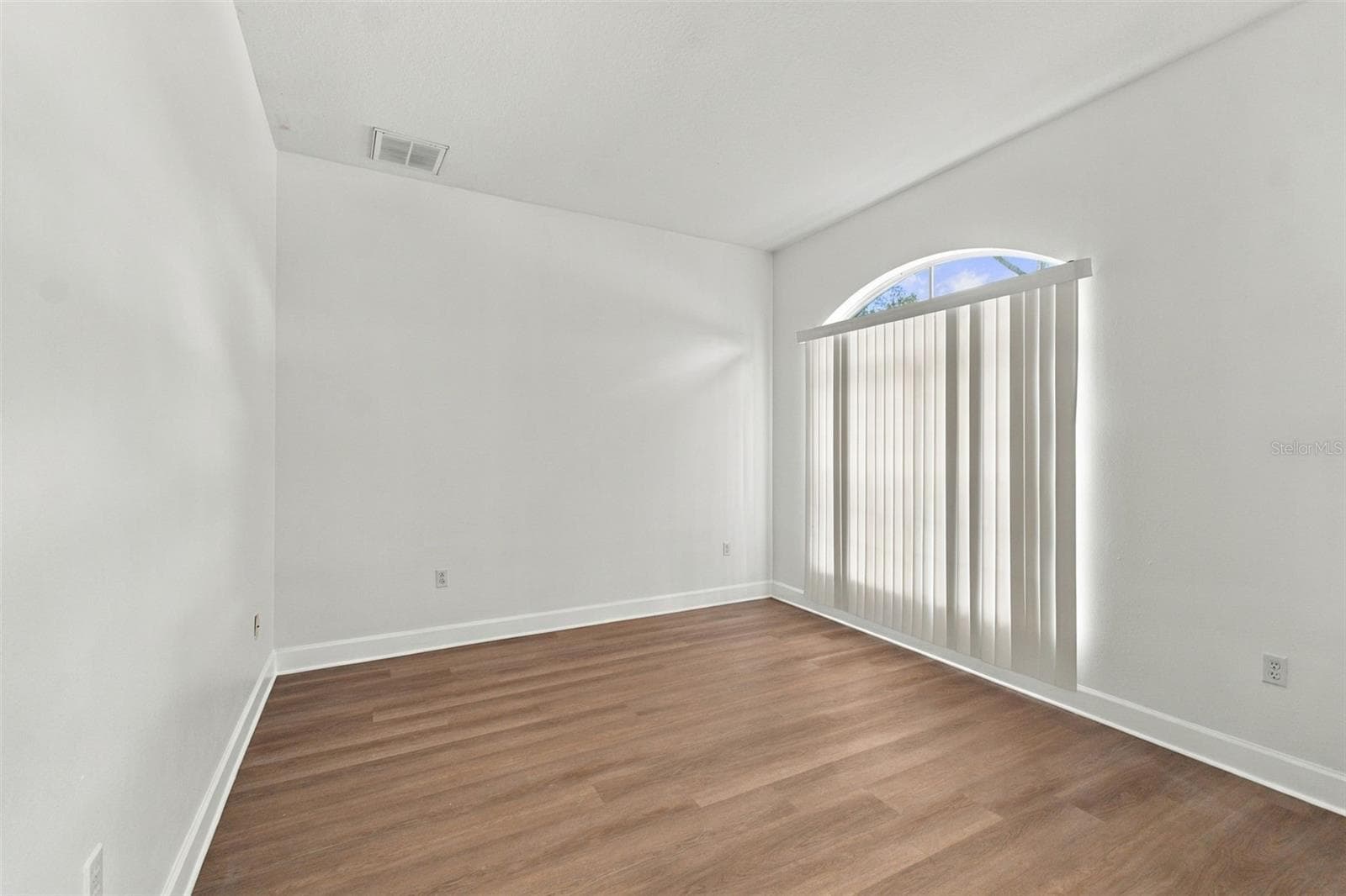 Single Family Residence at 5701 BRACKENWOOD DR, SPRING HILL, photo 11 of 76