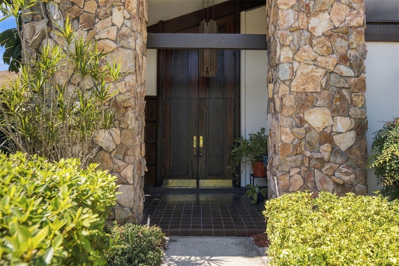 Welcoming Entrance. - 2924 TORREY PINES CT, CLEARWATER