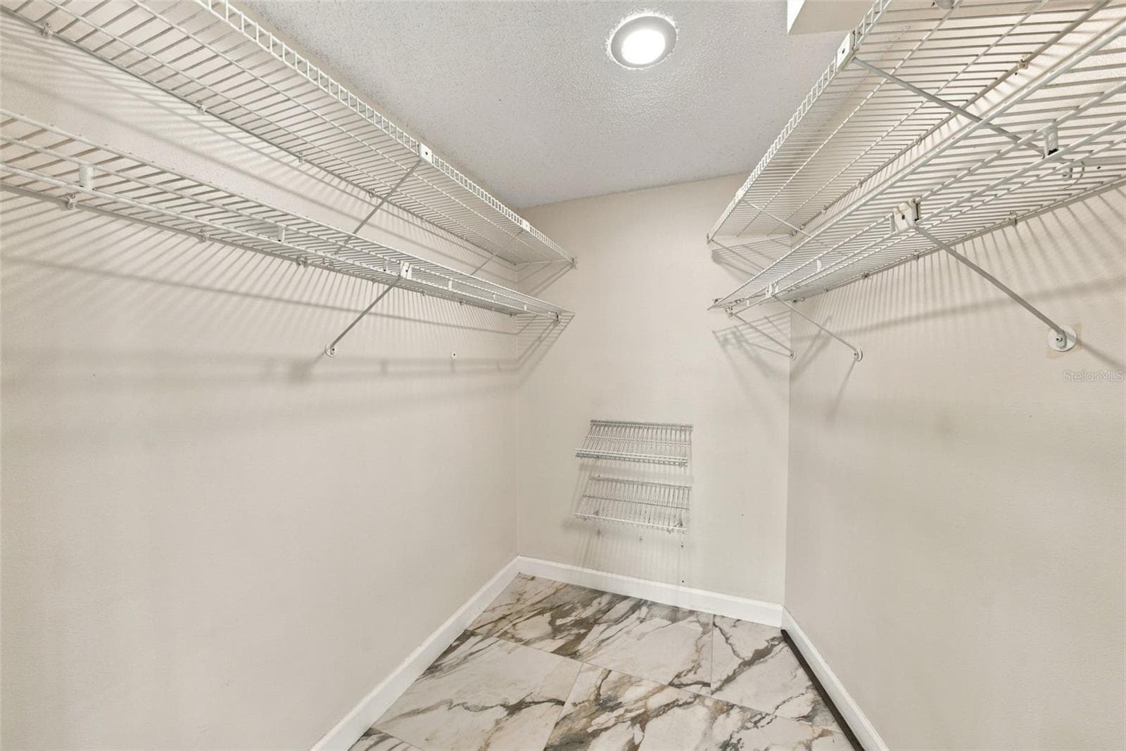 Primary Walk In Closet - 2924 TORREY PINES CT, CLEARWATER