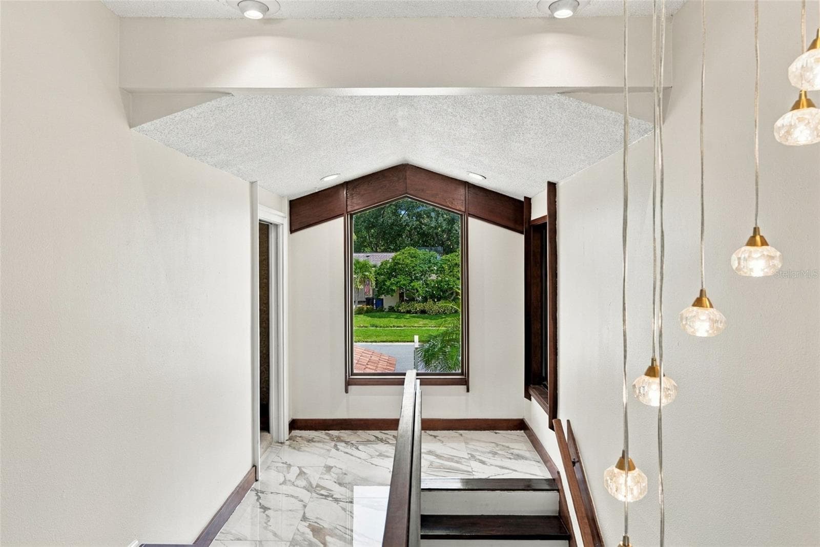Beautiful Light Filled Landing - 2924 TORREY PINES CT, CLEARWATER