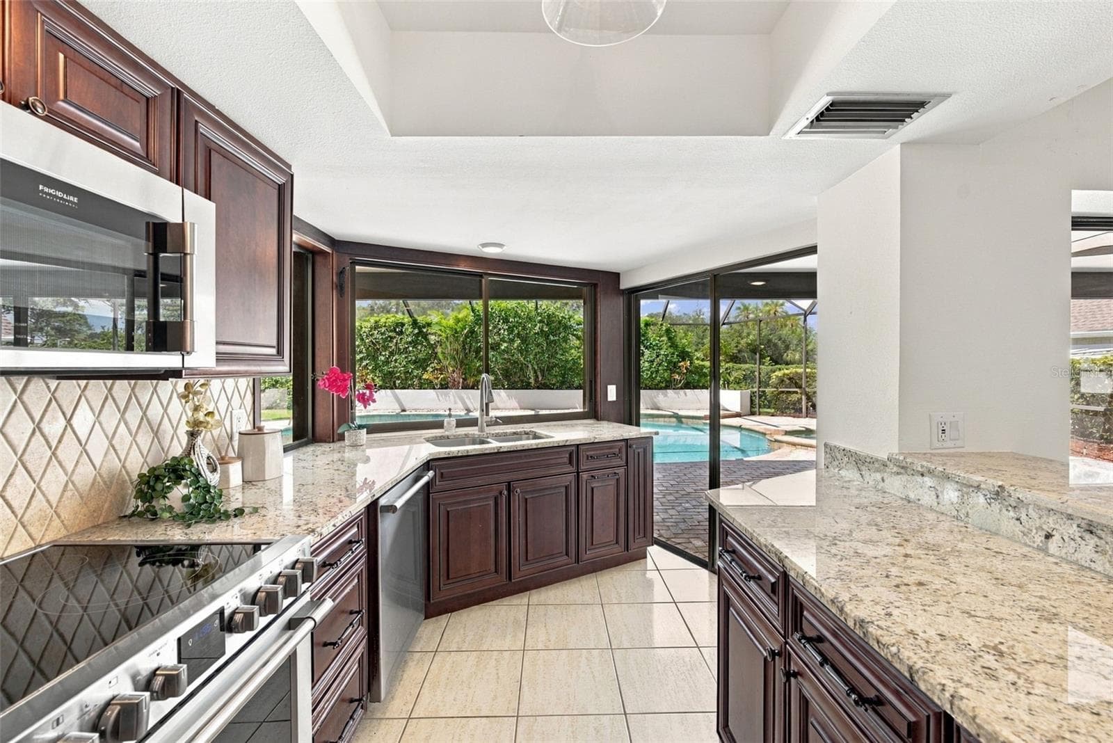 Kitchen - 2924 TORREY PINES CT, CLEARWATER