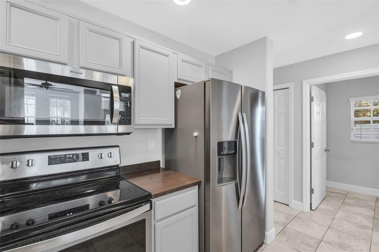 Townhouse at 660 DELMAR TER S, ST PETERSBURG, photo 11 of 77