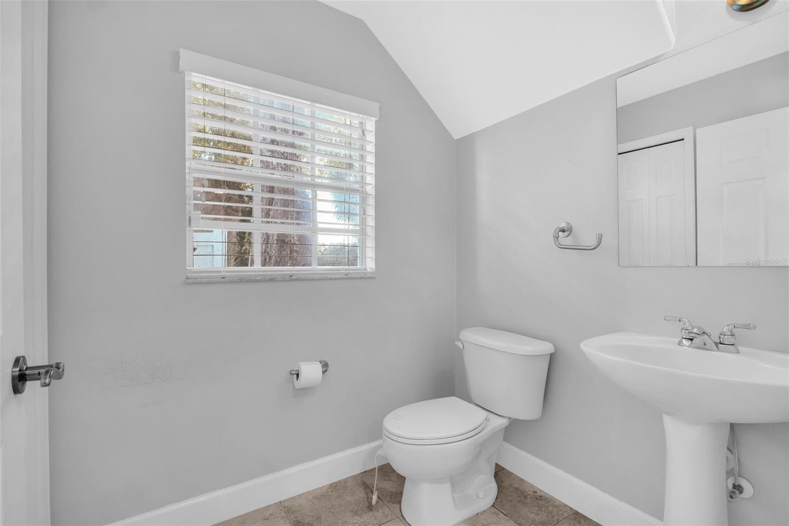Townhouse at 660 DELMAR TER S, ST PETERSBURG, photo 19 of 77