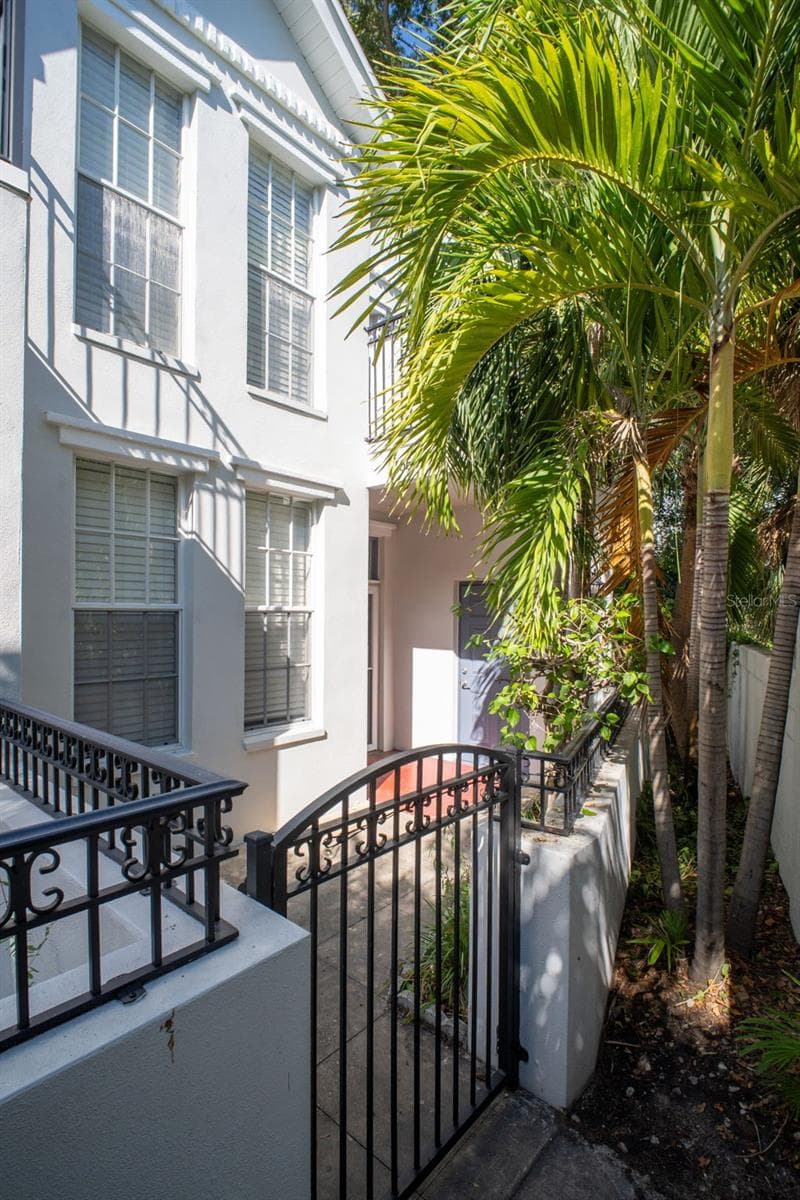 Townhouse at 660 DELMAR TER S, ST PETERSBURG, photo 53 of 77