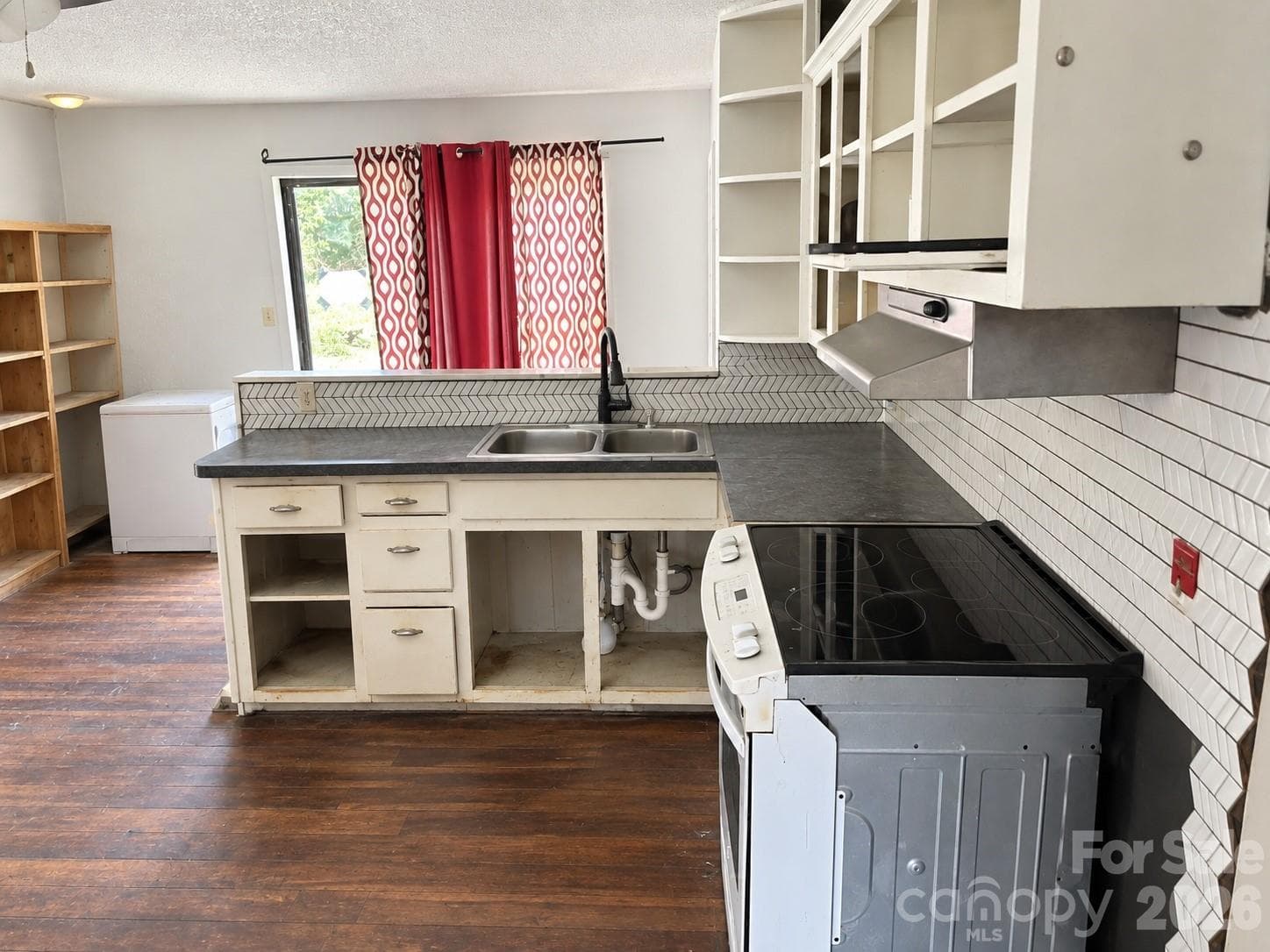 Single Family Residence at 323 Forrest Fisher Road, Spruce Pine, photo 13 of 29