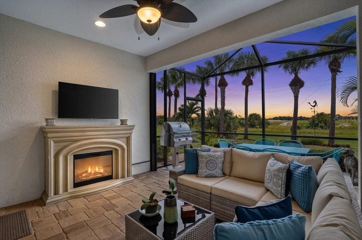 Lanai at Twilight - 11241 MCDERMOTT CT, ENGLEWOOD