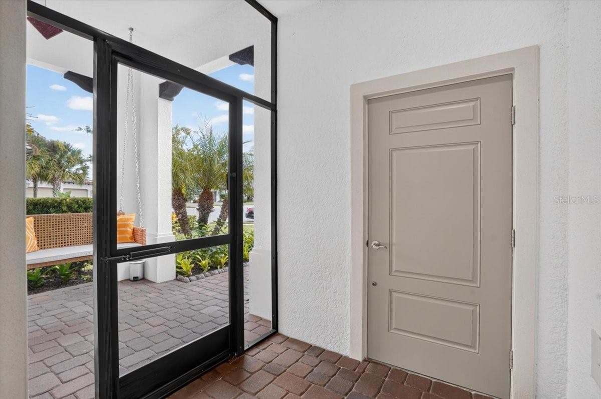 Enclosed Front Porch - 11241 MCDERMOTT CT, ENGLEWOOD