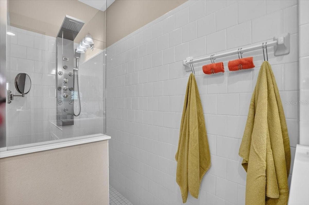 Shower Enclosure - 11241 MCDERMOTT CT, ENGLEWOOD