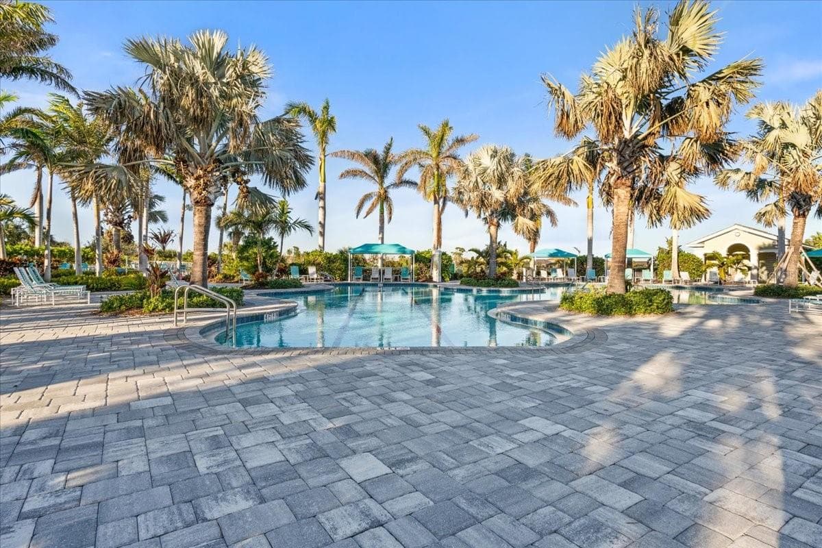 Resort Pool - 11241 MCDERMOTT CT, ENGLEWOOD