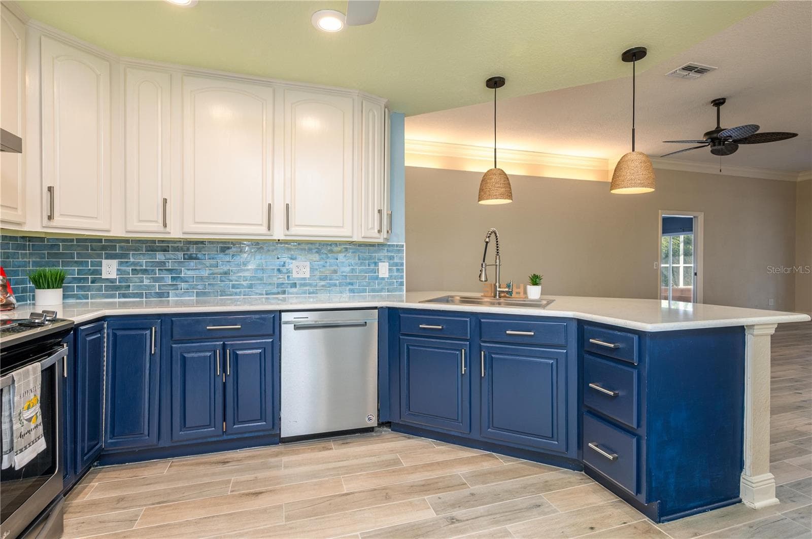 Single Family Residence at 1475 GRAND CAYMAN CIR, WINTER HAVEN, photo 10 of 59