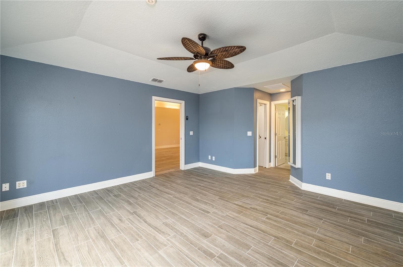Single Family Residence at 1475 GRAND CAYMAN CIR, WINTER HAVEN, photo 24 of 59