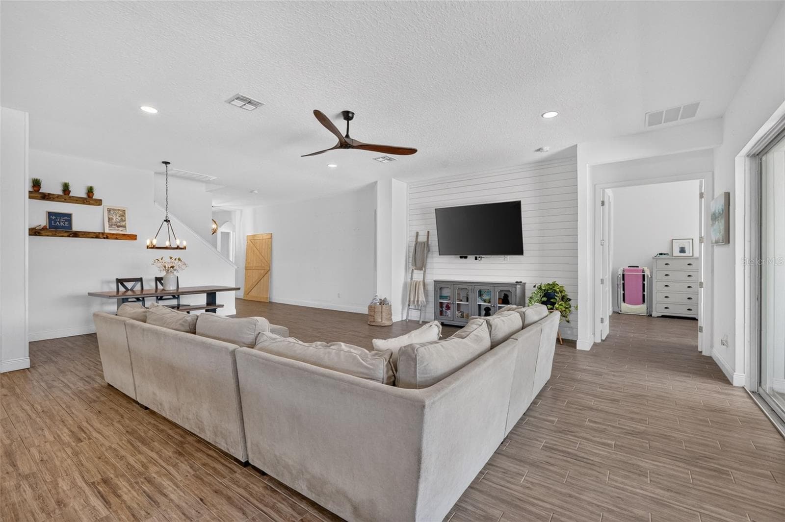Single Family Residence at 30308 ISLAND CLUB DR, TAVARES, photo 14 of 44