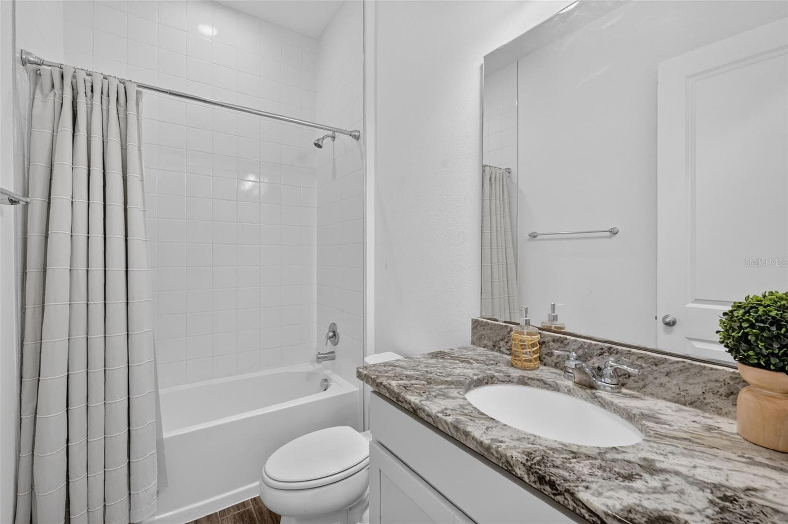 Single Family Residence at 30308 ISLAND CLUB DR, TAVARES, photo 35 of 44