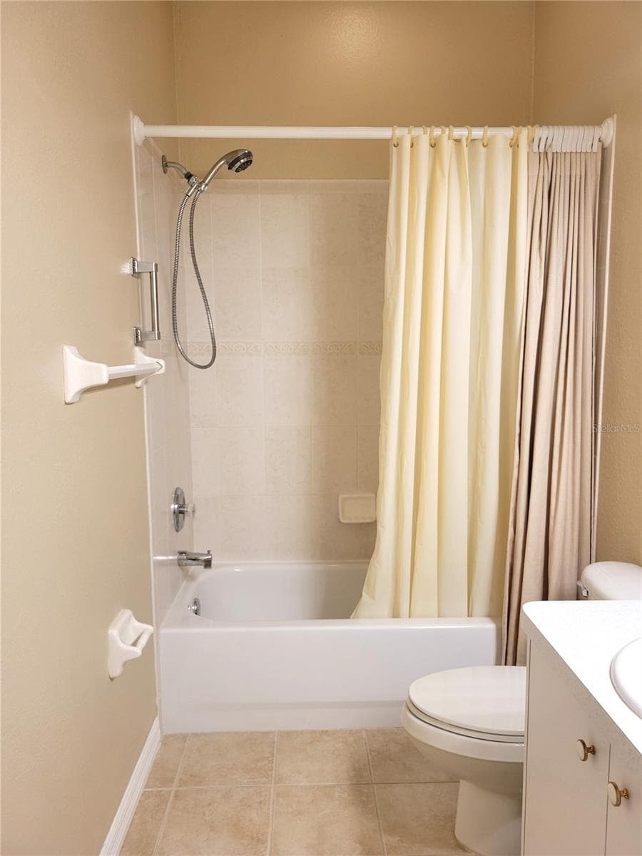 Primary En Suite - 4343 LAKESHORE DR, PALM HARBOR