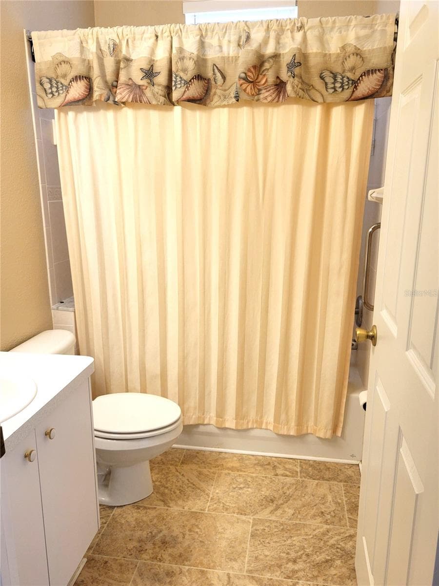 2nd Bathroom - 4343 LAKESHORE DR, PALM HARBOR