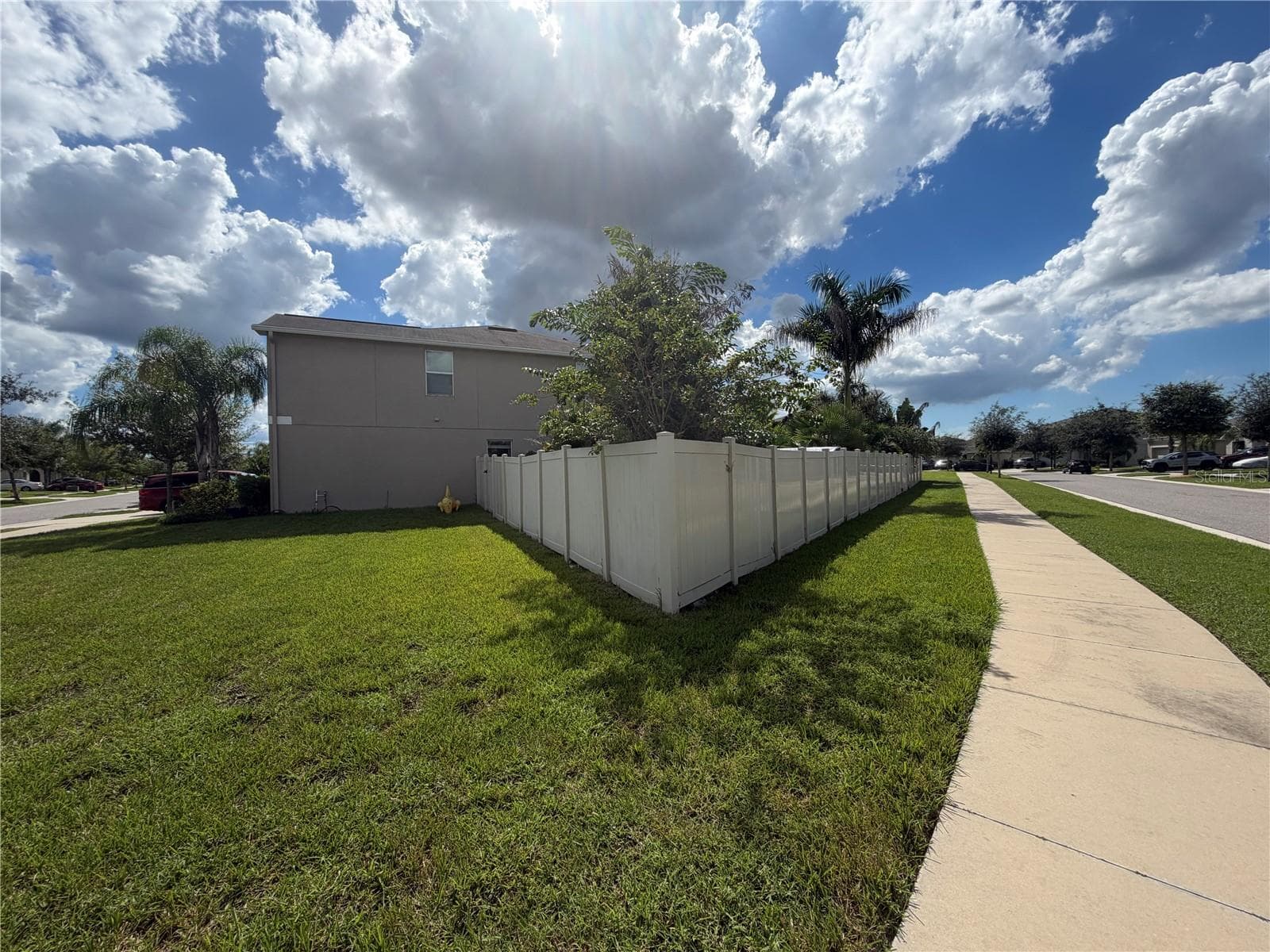 Single Family Residence at 17103 WHITE MANGROVE DR, WIMAUMA, photo 3 of 20