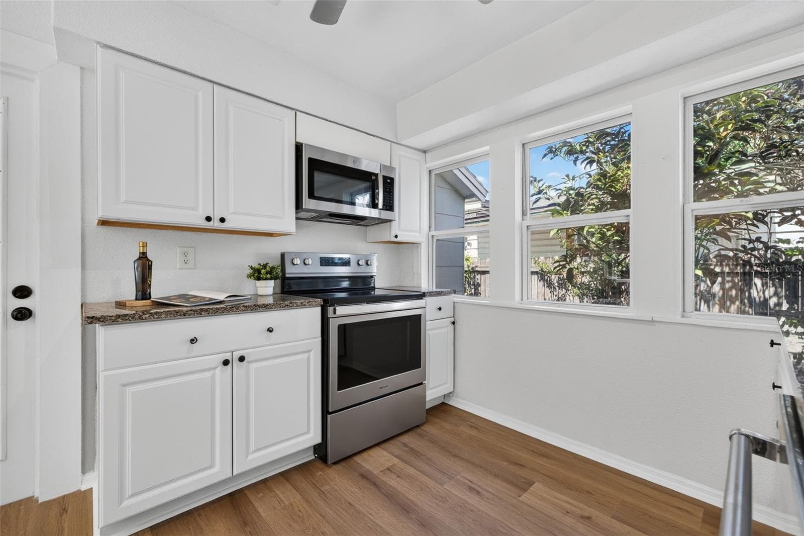 Single Family Residence at 3134 17TH ST N, ST PETERSBURG, photo 10 of 17