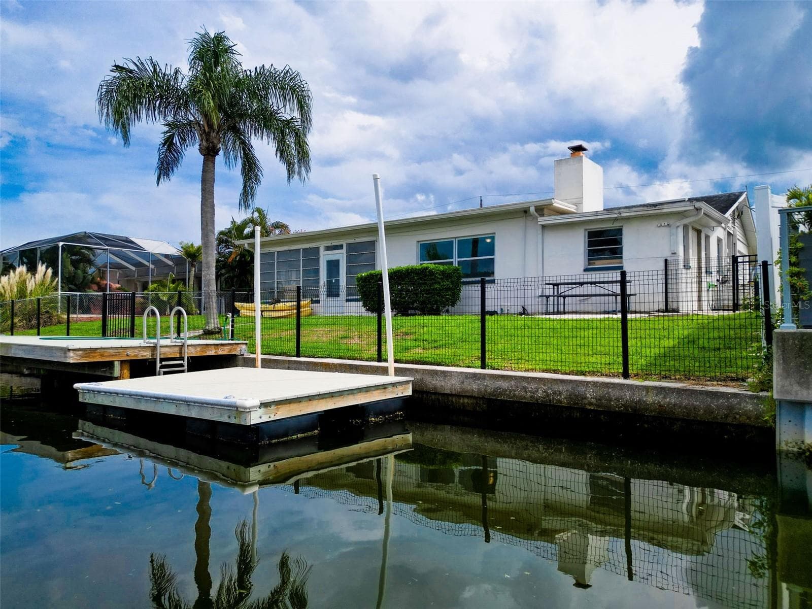 Single Family Residence at 8723 HICKORYWOOD LN, TAMPA, photo 5 of 82