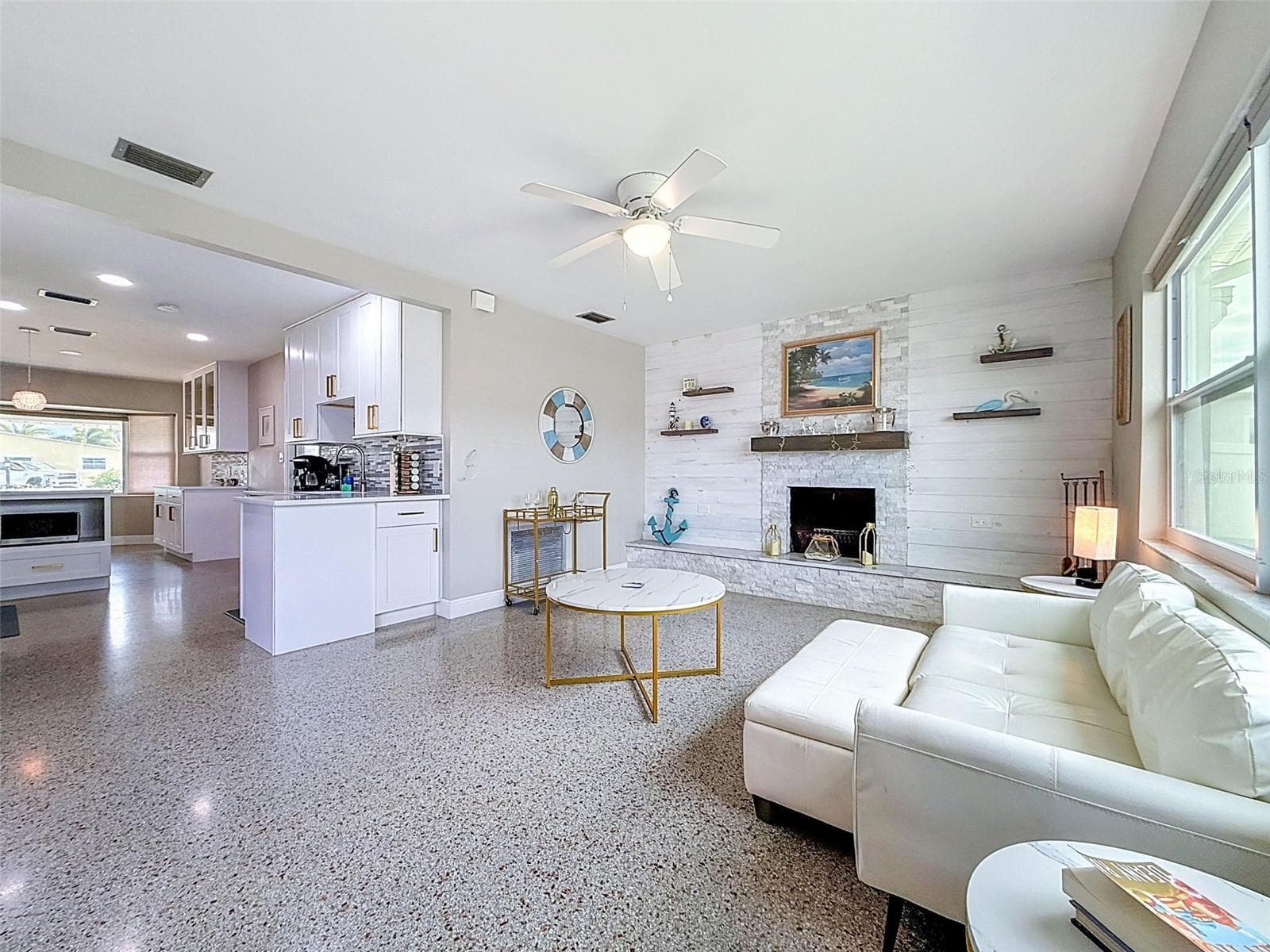 Single Family Residence at 8723 HICKORYWOOD LN, TAMPA, photo 15 of 82