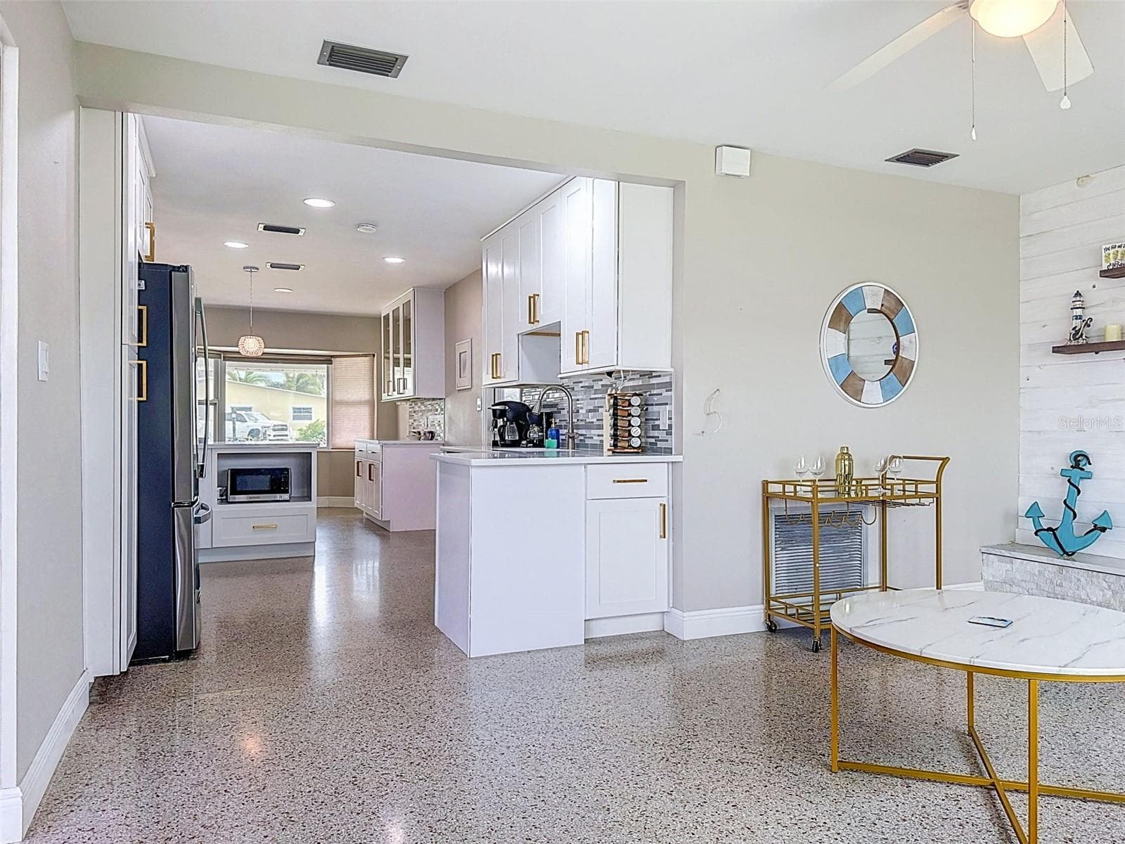 Single Family Residence at 8723 HICKORYWOOD LN, TAMPA, photo 16 of 82