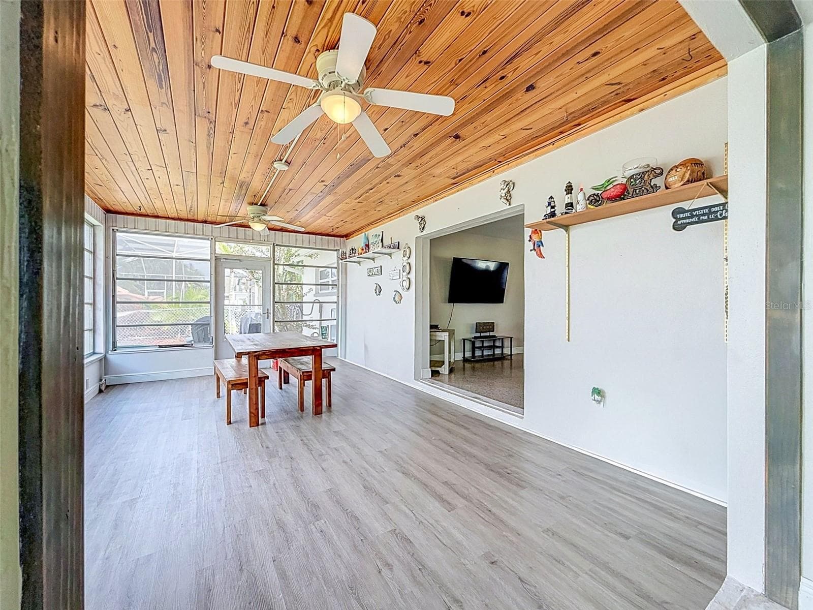 Single Family Residence at 8723 HICKORYWOOD LN, TAMPA, photo 17 of 82