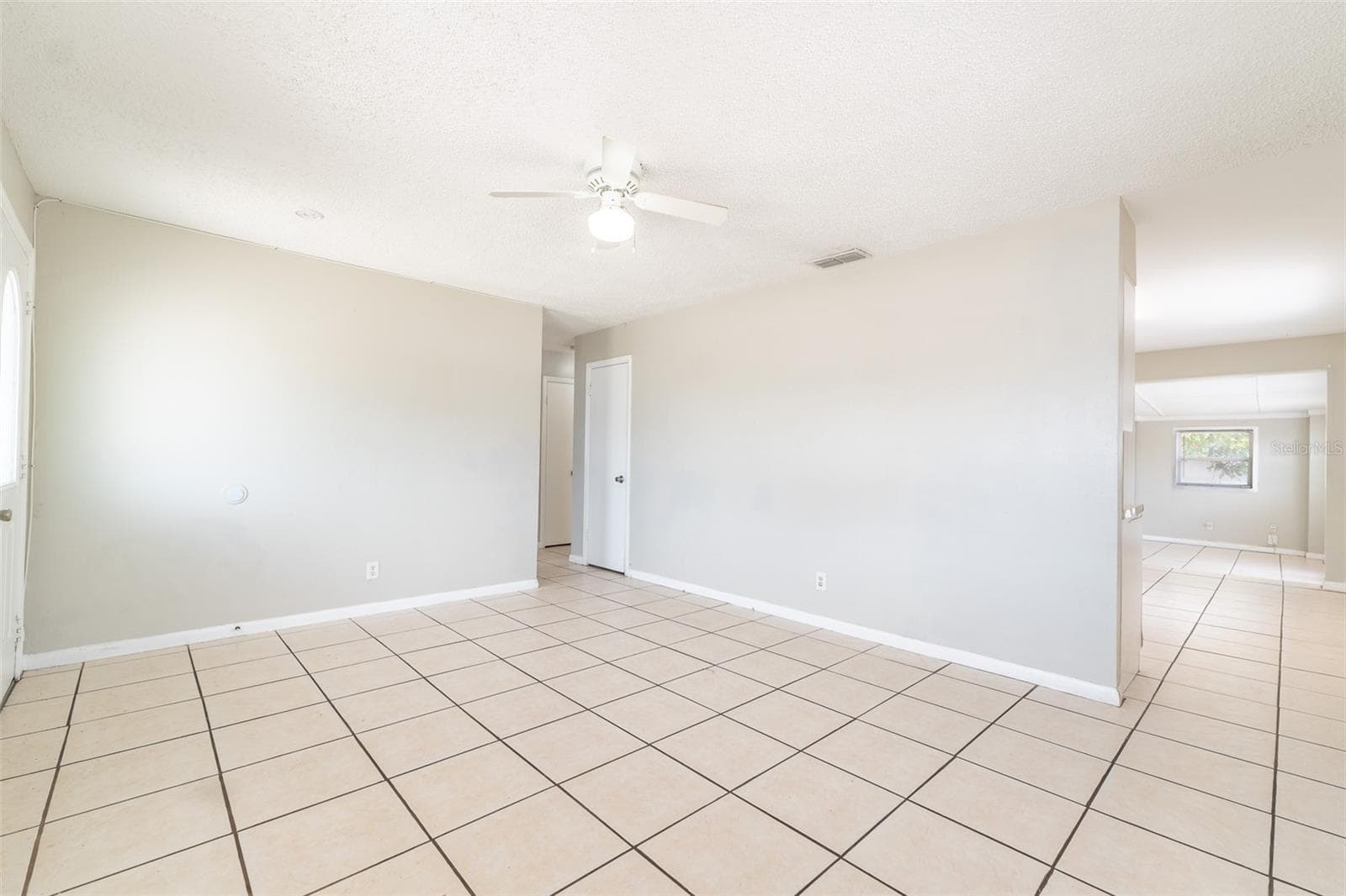 Single Family Residence at 6001 CRESTRIDGE RD, TAMPA, photo 8 of 32