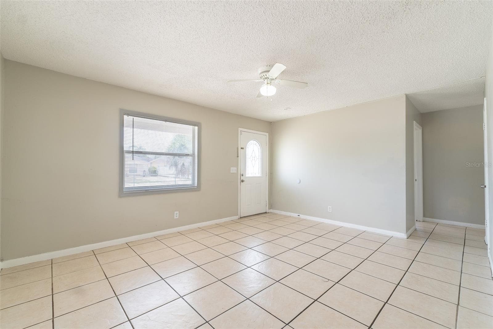 Single Family Residence at 6001 CRESTRIDGE RD, TAMPA, photo 10 of 32