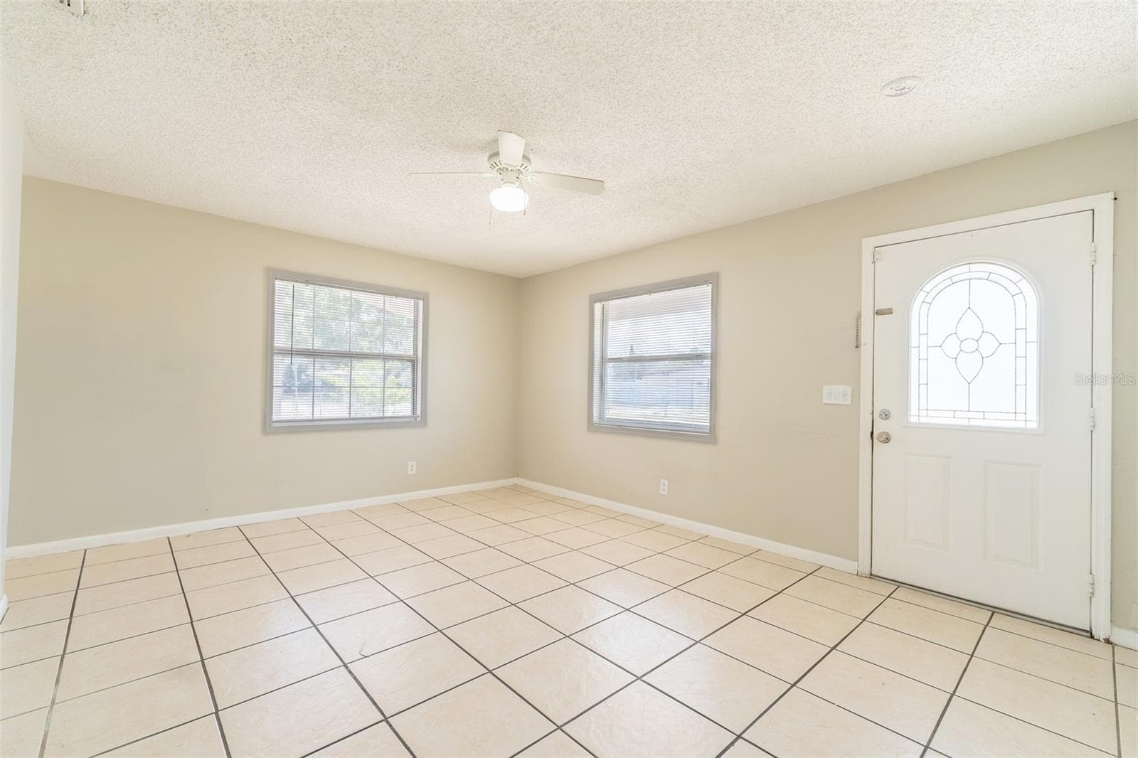 Single Family Residence at 6001 CRESTRIDGE RD, TAMPA, photo 11 of 32