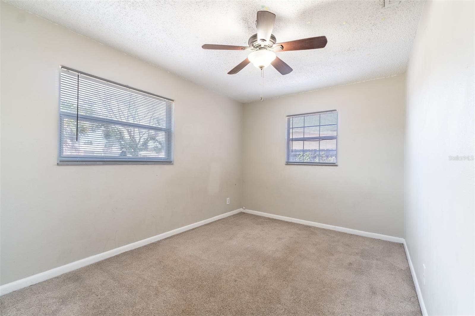 Single Family Residence at 6001 CRESTRIDGE RD, TAMPA, photo 12 of 32