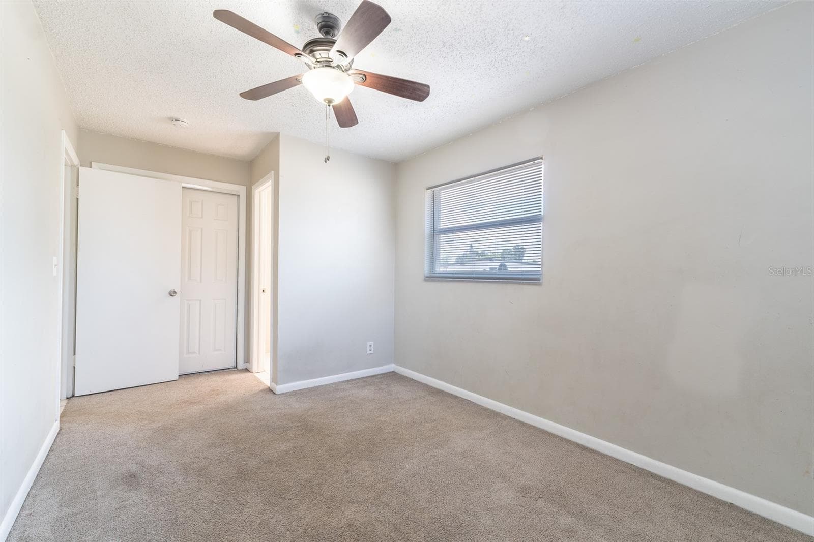 Single Family Residence at 6001 CRESTRIDGE RD, TAMPA, photo 13 of 32