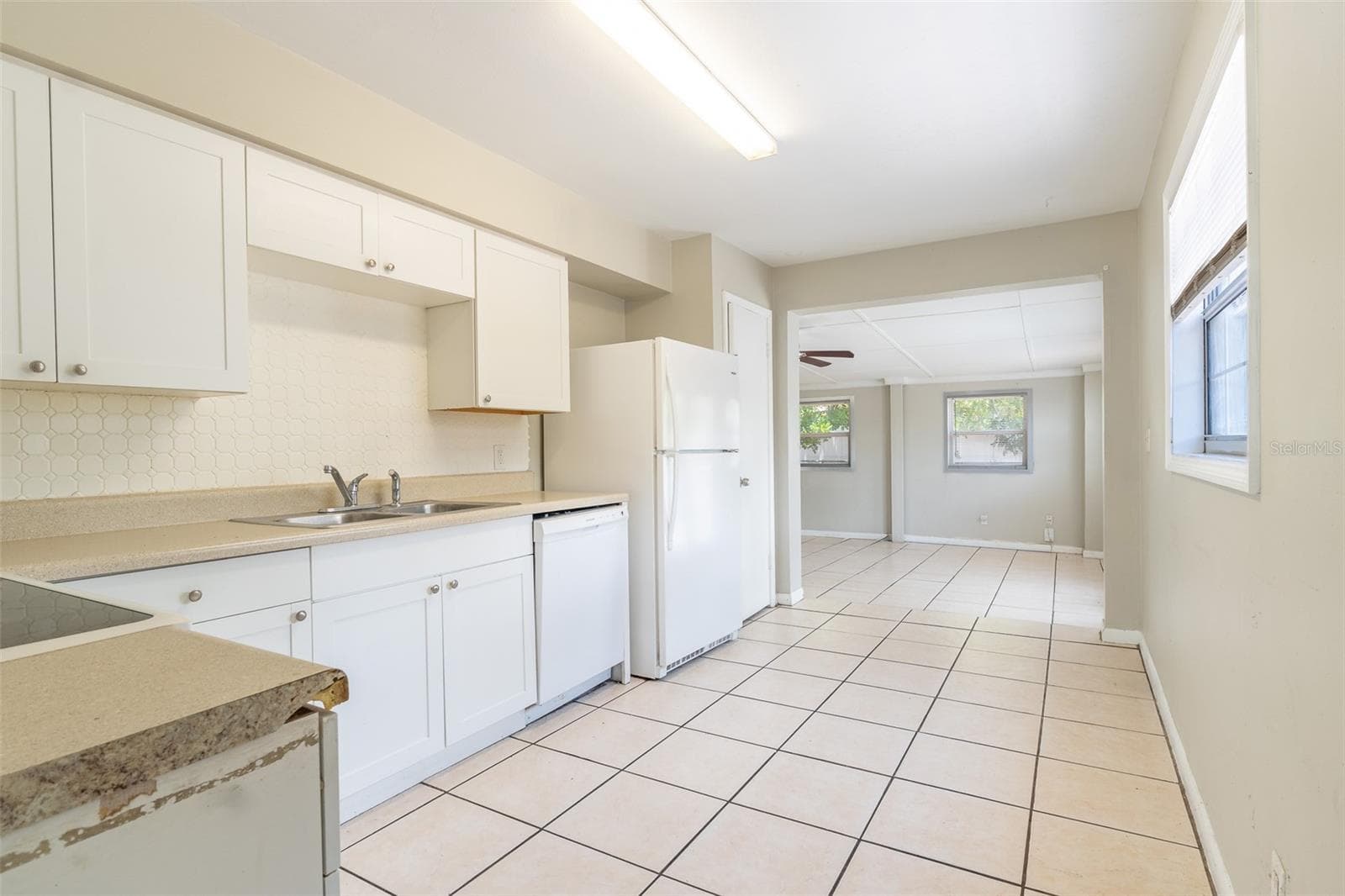 Single Family Residence at 6001 CRESTRIDGE RD, TAMPA, photo 24 of 32