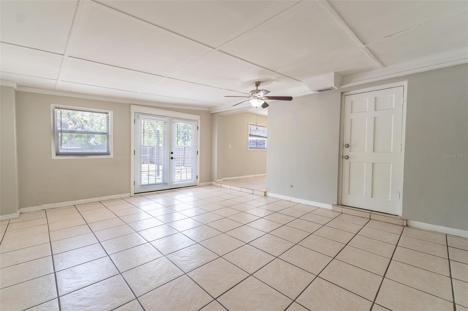 Single Family Residence at 6001 CRESTRIDGE RD, TAMPA, photo 30 of 32