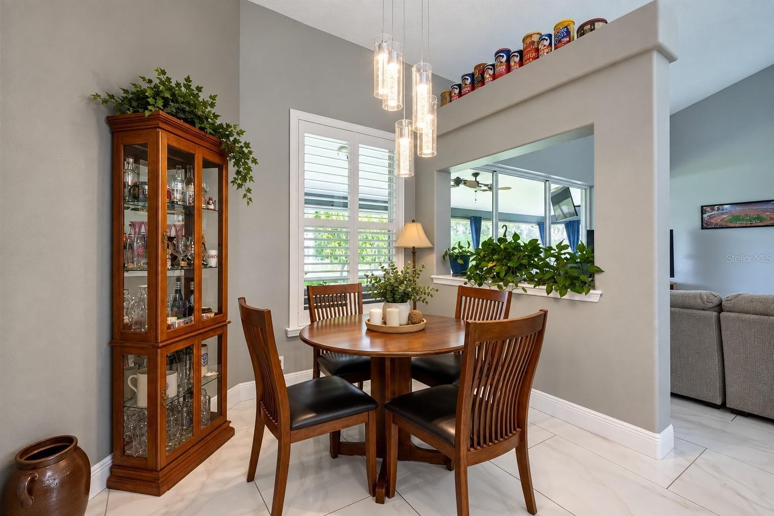 Dinette is open to the great room. - 4465 FAIRWAY OAKS DR, MULBERRY